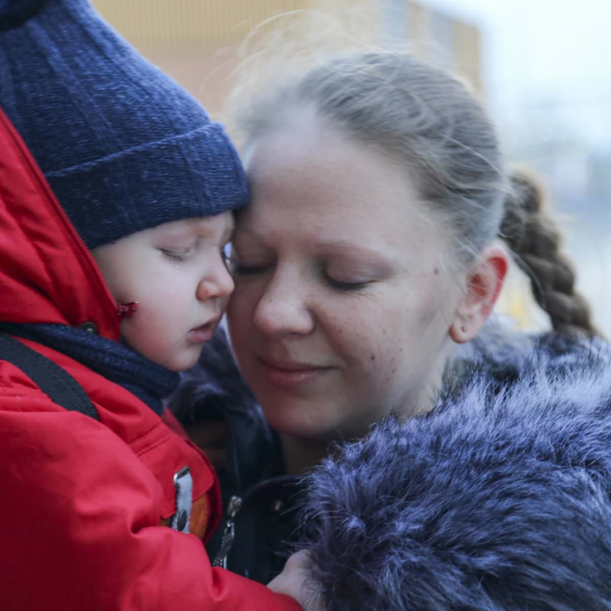 Sveta Makarenko and her 18-month-old son Nikolai were among more than 200 refugees from Mykolaiv in southern Ukraine who arrived by bus at the Palanca crossing on Moldova’s border with Ukraine. UNHCR, Moldovan officials and partner organisations provided support, information and transportation. ; Since the beginning of the war in Ukraine on 24 February 2022, more than 430,000 refugees have crossed the border into Moldova, a small country directly south of Ukraine with a population of 2.7 million.